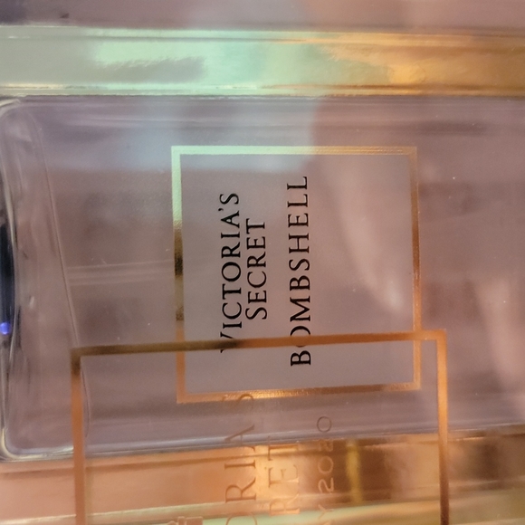 Victoria's Secret 2020 Holiday Set - Picture 6 of 8